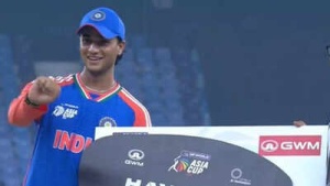 Shubman Gill Cheers on Childhood Friend Abhishek Sharma After Player of the Tournament Win - Watch!