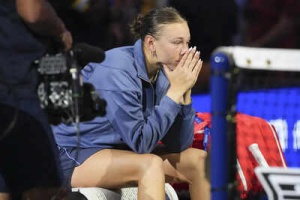 US Open: Anisimova Blames Stadium Roof for Finals Defeat Against Sabalenka
