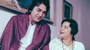 Sunil Dutt's Marine Drive Proposal to Nargis: Overcoming Family Fears for a Bollywood Love Story