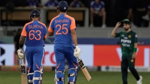 Gambhir Shrugs Off Asia Cup Comparisons After India's Dominant Win Over Pakistan
Hoặc:
Asia Cup 2025: Gambhir Downplays Rivalries After India's Crushing Victory Against Pakistan