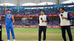 Asia Cup Final Toss Sees Unprecedented Double Act: India vs. Pakistan Captains Share Stage with Presenters