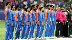 BCCI Rewards Asia Cup Champions: Indian Cricket Team Secures ₹21 Crore Bonus After Victory Over Pakistan
hoặc
Asia Cup Triumph: BCCI Awards Indian Cricket Team ₹21 Crore for Dominating Pakistan in Final