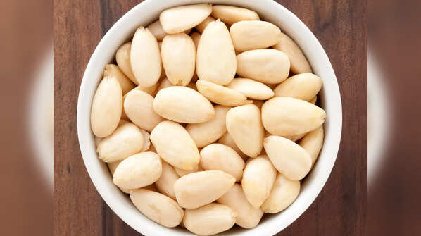 Peeled almonds: Easy to digest