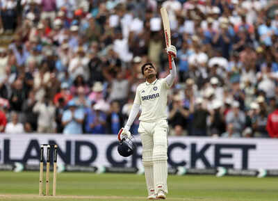 Shubman Gill celebrates his century against England
