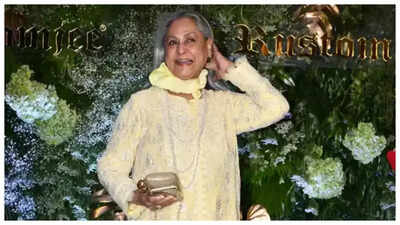 Jaya Bachchan poses for paparazzi with a smile in old video, defends her anger: 'Jab personal kuch hota hai...'